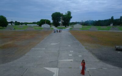 What makes the Sachsenhausen entrance a significant historical site?